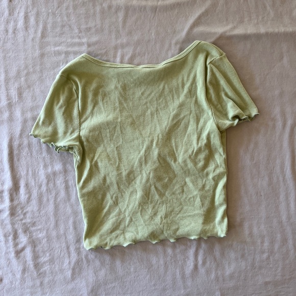 Green button front top - Picture 3 of 3